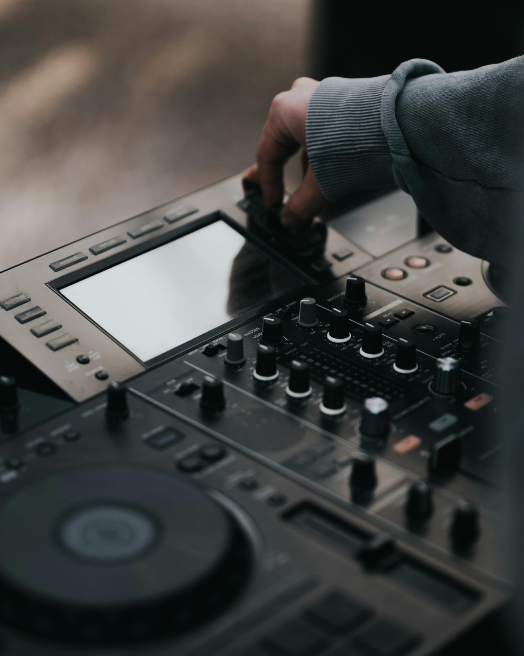 DJ 2
